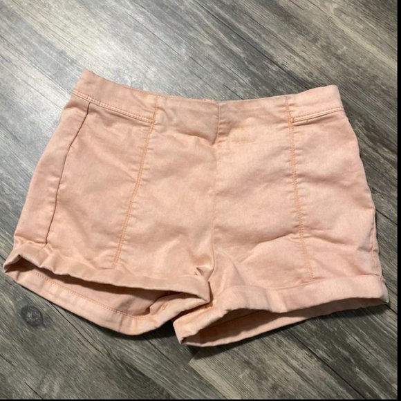 Women's size 3 pink bullhead denim shorts, summer shorts, high waisted shorts - Picture 2 of 4